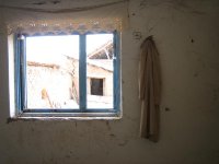 frau-bajramis-mantel-vergessen-vor-15-jahren-auf-der-flucht.jpg