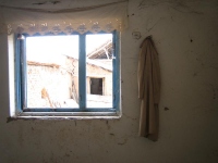 frau-bajramis-mantel-vergessen-vor-15-jahren-auf-der-flucht.jpg